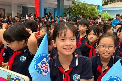 Sáng nay, 23 triệu học sinh hân hoan khai giảng năm học mới