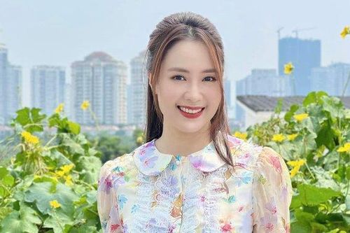Hồng Diễm kín đáo, chị sếp 'Gara Hạnh Phúc' gia nhập cuộc đua eo thon