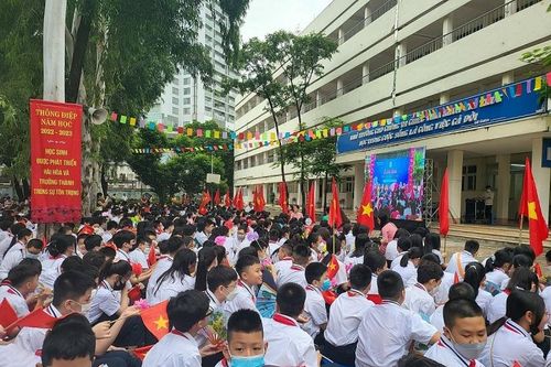Học sinh Thủ đô Hà Nội náo nức trong ngày khai giảng năm học mới