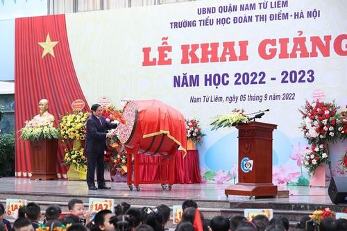 Thủ tướng: 'Nhà trường là nền tảng, học sinh là trung tâm, thầy cô là động lực'