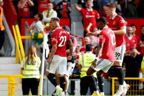 MU nhấn chìm Arsenal như thế nào