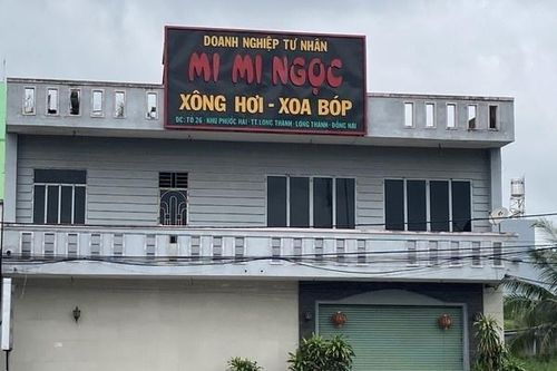 Chủ tiệm massage ép 2 thiếu nữ kích dục cho khách