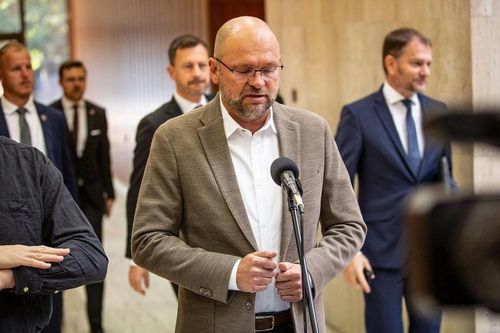 Slovakia: Nhiều bộ trưởng từ chức, chính phủ mất đa số ghế tại Quốc hội