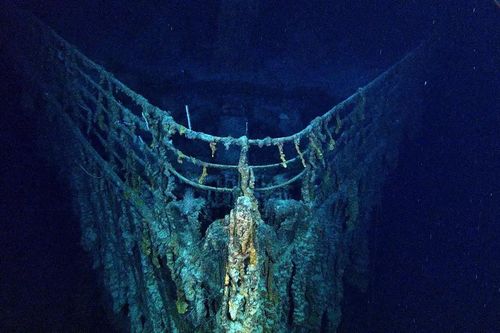 Bỏ gần 6 tỷ tận mắt chiêm ngưỡng xác tàu Titanic huyền thoại