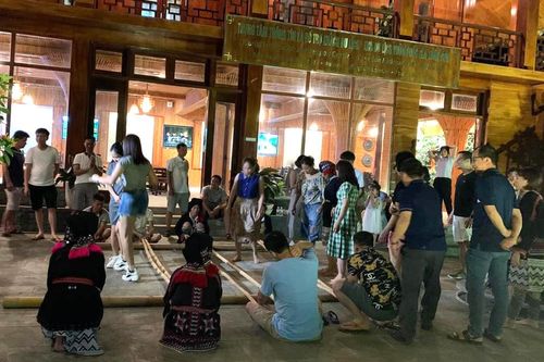 Du lịch Phú Thọ thu hút lượng lớn du khách dịp nghỉ lễ Quốc khánh 2/9