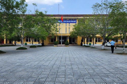Thông tin mới nhất vụ thầy giáo lên Facebook 'xin' Sở cho tổ chức tiệc trong ngày khai giảng
