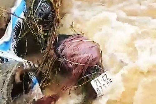 Lâm Đồng ngập chưa từng có sau 4 tiếng mưa lớn, 1 người mất tích
