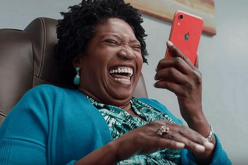 Bộ Tư pháp Brazil yêu cầu Apple ngừng bán iPhone không có củ sạc