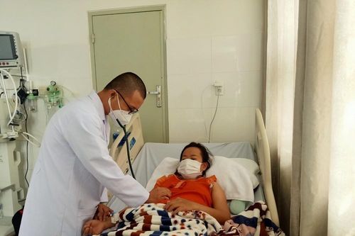 Bà Rịa - Vũng Tàu: Cứu thành công bệnh nhân sốc sốt xuất huyết nặng