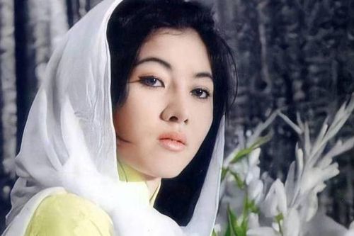 Cuộc đời đầy thăng trầm của minh tinh Thẩm Thúy Hằng