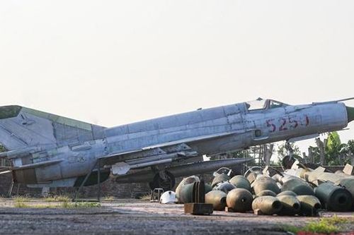 Người đàn ông Việt Nam duy nhất sở hữu máy bay chiến đấu và nhiều tên lửa