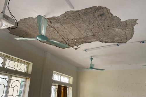 Vụ rơi vữa trần lớp học tại Mê Linh: Yêu cầu có giải pháp phòng, chống và sửa chữa kịp thời