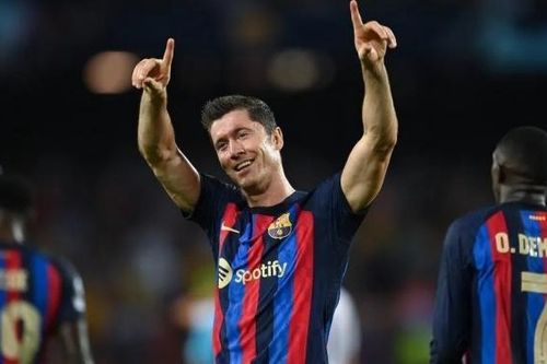 Xavi: 'Tôi đã phải lòng Lewandowski'