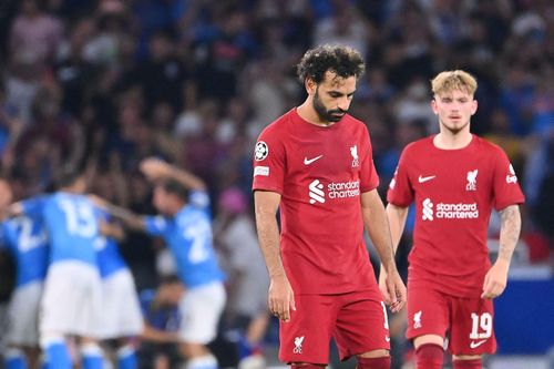 Liverpool trải qua 'cơn ác mộng' khi bị Napoli 'nghiền nát'