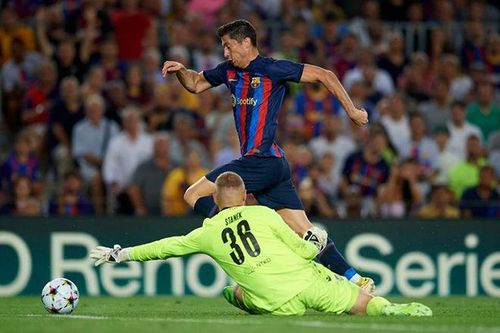 Barcelona thắng đậm, Liverpool bị Napoli vùi dập