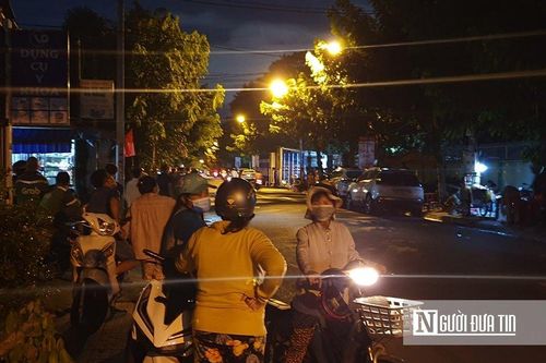 Vụ cháy karaoke ở Bình Dương: Trắng đêm chờ nhận thi thể người thân