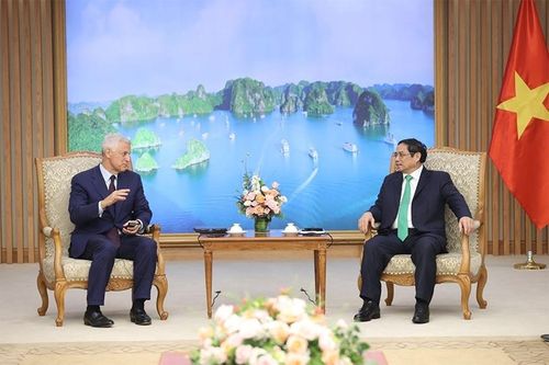 Tổng Giám đốc toàn cầu của Standard Chartered thăm Việt Nam: khẳng định cam kết đầu tư và phát triển hoạt động kinh doanh
