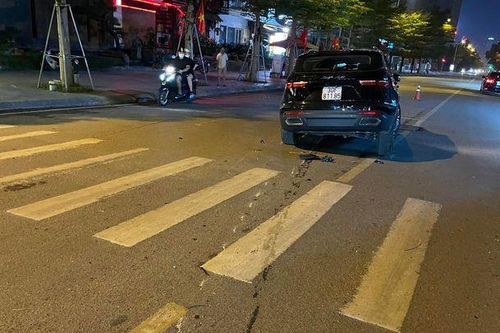 Hà Nội: Xe ô tô gây tai nạn liên hoàn