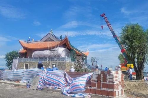 Bà Rịa Vũng Tàu: Ngôi đền đang xây dựng không phép bị tháo dỡ