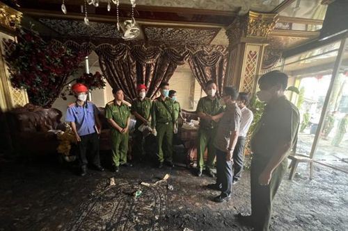 Hình ảnh tang thương hiện trường vụ cháy quán karaoke An Phú
