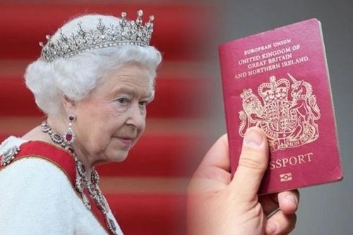Nữ hoàng Elizabeth II không có hộ chiếu