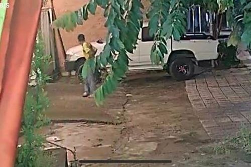 Bắt đối tượng trộm ô tô bán tải đang trên đường tẩu thoát