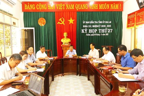 Gia Lai: Kỷ luật cảnh cáo nguyên thẩm phán, thư ký tòa án huyện