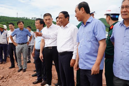Hoàn thành dự án Cam Lộ - La Sơn trước ngày 30/10