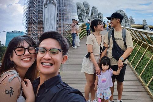 Yêu chàng trai Singapore kém tuổi, mẹ Việt đơn thân bất ngờ với 'thái độ' của mẹ anh