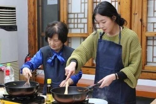 Những cô dâu Hàn Quốc ví mình như 'nô lệ' trong Trung thu
