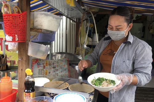 Những xóm nghề tha hương-Kỳ cuối: 'Tập đoàn'... hủ tiếu gõ