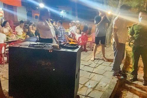 Đà Nẵng dẹp nạn ô nhiễm tiếng ồn từ loa kẹo kéo