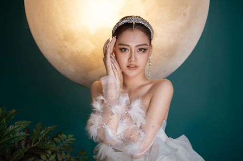Á hậu Thanh Ngân về quê đón trung thu