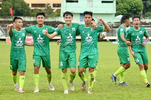 Sau Cần Thơ FC, đến lượt CLB của HLV Hoàng Anh Tuấn nợ 5 tháng lương