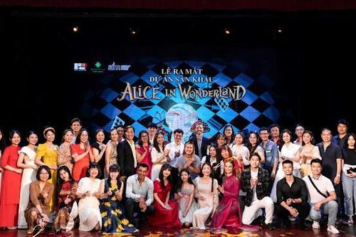 'Alice ở xứ sở diệu kỳ' và những người sáng tạo trẻ