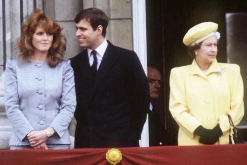 Bê bối tình cảm của hoàng gia dưới thời cố Nữ hoàng Elizabeth II
