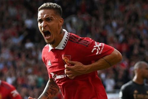 Antony thay vai trò của Ronaldo trong phòng thay đồ