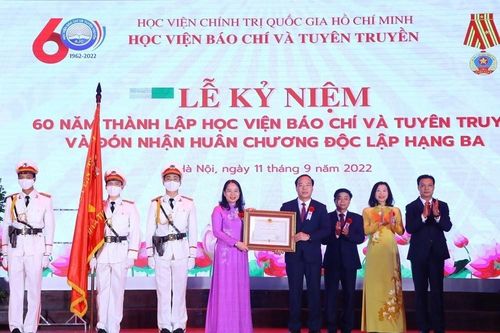 Học viện Báo chí và Tuyên truyền đón nhận Huân chương Độc lập hạng Ba