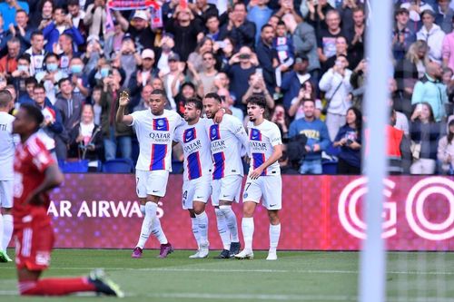 Messi kiến tạo tuyệt đỉnh cho Neymar, PSG thắng hú vía Brest