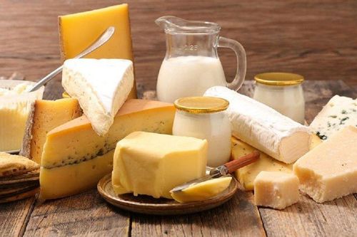 Phô mai rất tốt nhưng không phải ai cũng ăn được, nhất là nhóm người này