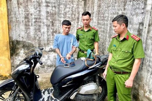 Vào nhà nghỉ cùng bạn trai mới quen, người phụ nữ bị trộm mất xe SH vừa mua