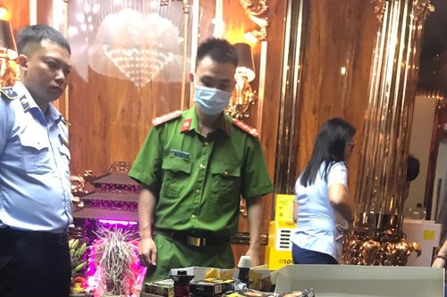 Xử lý nghiêm các tụ điểm kinh doanh karaoke có 'bóng cười'