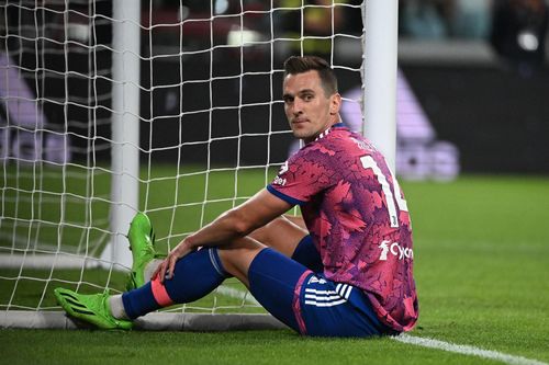 Tranh cãi xung quanh việc VAR tước bàn thắng của Juventus