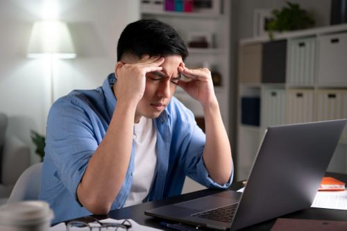 Hết đau đầu thời hiện đại nhờ chăm sóc não bộ đúng cách