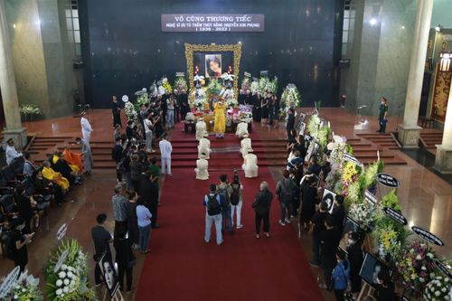 Tiễn đưa minh tinh Thẩm Thúy Hằng đoạn đường cuối