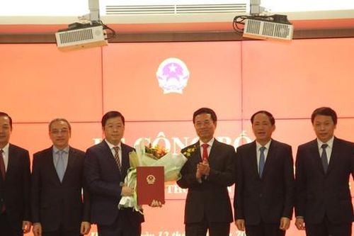 Trao quyết định bổ nhiệm tân Thứ trưởng Bộ Thông tin và Truyền thông Nguyễn Thanh Lâm