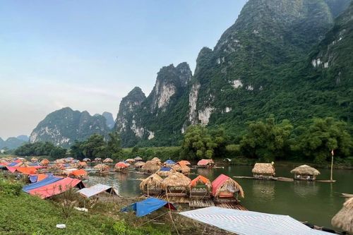 Bè nổi nhếch nhác phủ kín điểm cắm trại nổi tiếng sông Bôi - Hòa Bình, lãnh đạo sở nói gì?