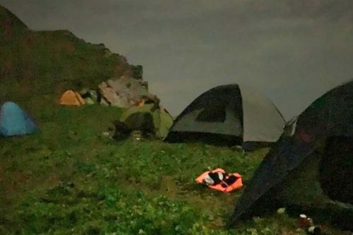 Quảng Ninh xử phạt 12 khách du lịch lưu trú trái phép trên đảo biên giới