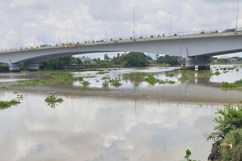 Phát hiện cùng lúc 2 thi thể nam giới trôi nổi trên sông Sài Gòn