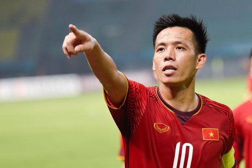 Văn Quyết chấp nhận dự bị để đá AFF Cup 2022